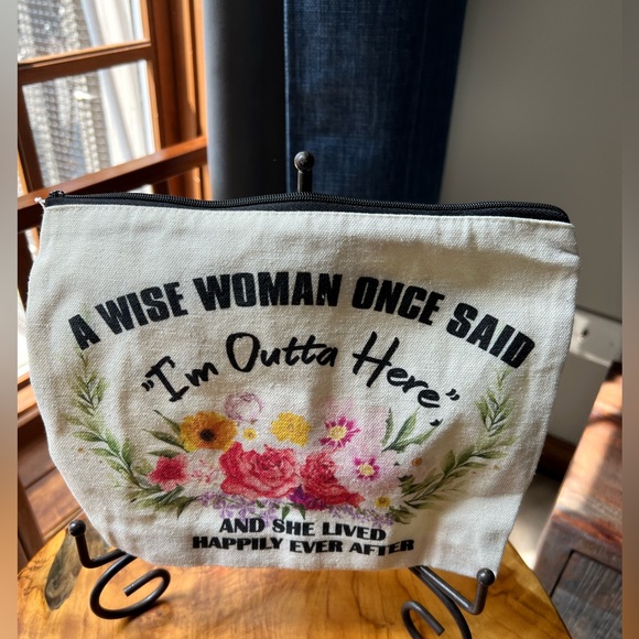 A Wise Woman Zip Pouch/Bag - Picture 1 of 2